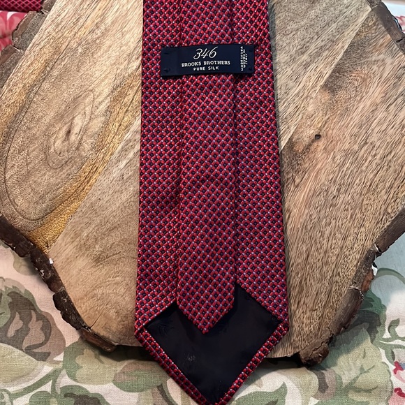 BROOKS BROTHERS 346 100% Silk Mens Career Tie MicroPrint Graphic Squares $89 NEW - Picture 7 of 12